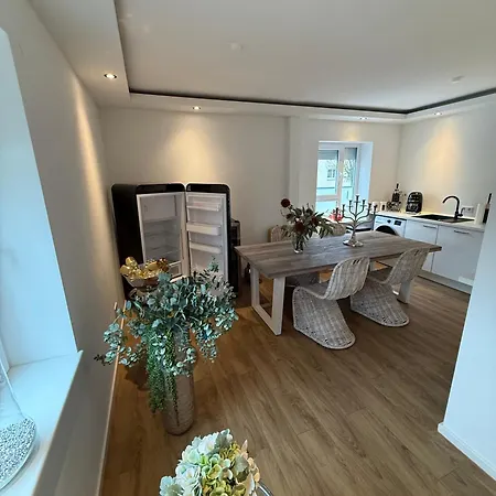 Em Prestige I Balkon & Parkplatz I *