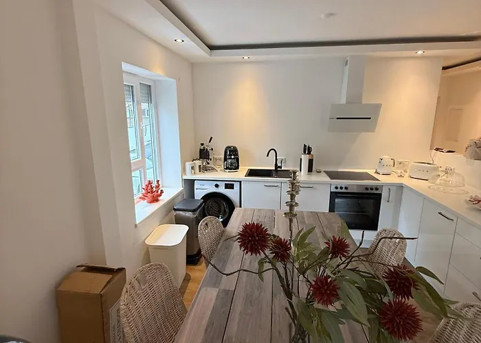 Em Prestige Moeblierte 3-zimmer-wohnung In *